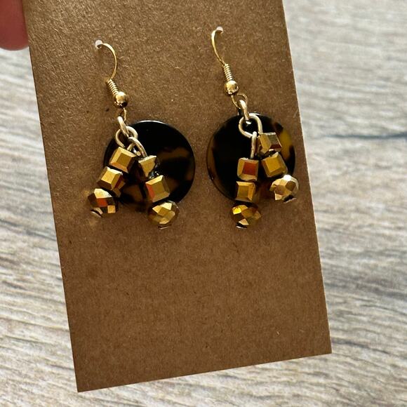 BOGO FREE beaded Tortishell round disk earrings - Picture 1 of 3